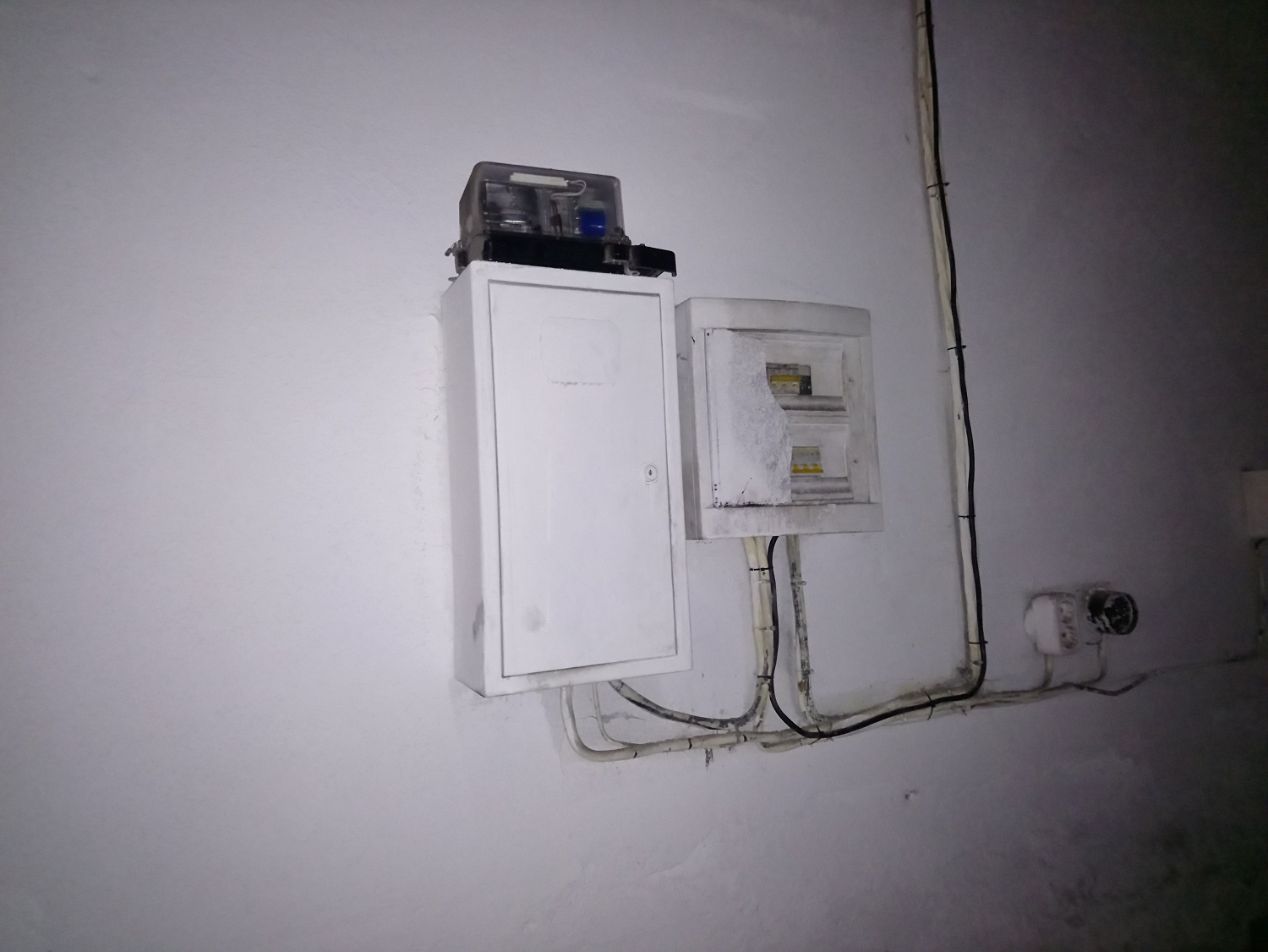 Освещение складских комплексов