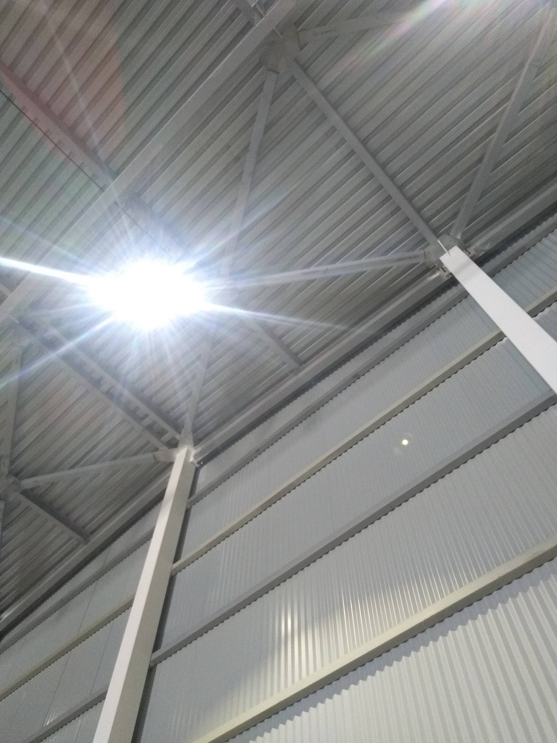 Освещение складских комплексов