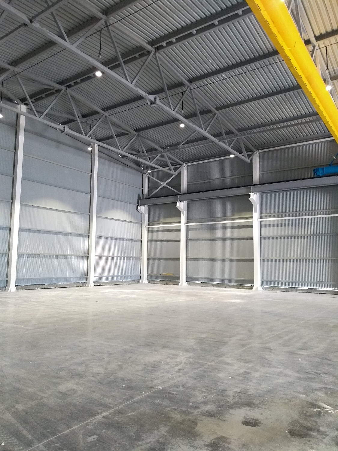 Освещение складских комплексов