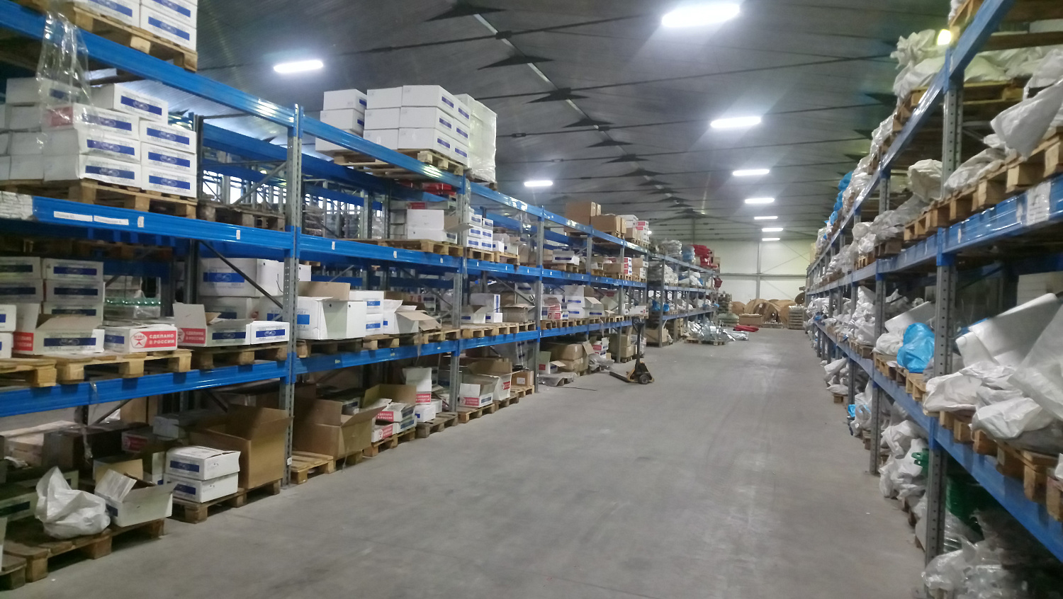 Освещение складских комплексов